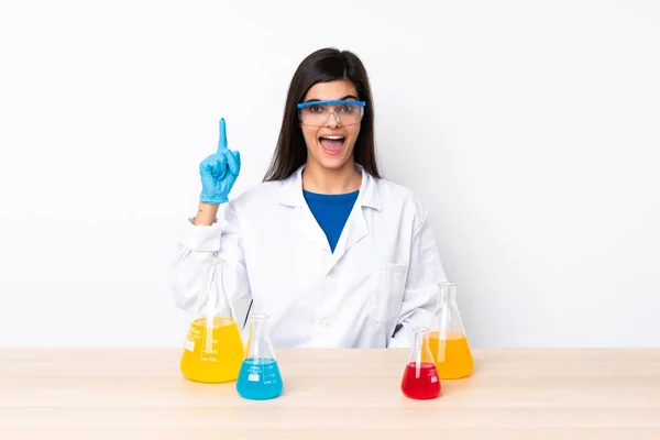 Young Scientific Woman Table Intending Realizes Solution While Lifting Finger — Stock Photo, Image