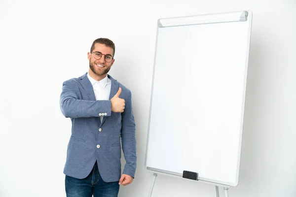 Jonge Zakenvrouw Geven Een Presentatie Witte Boord Geïsoleerd Witte Achtergrond — Stockfoto