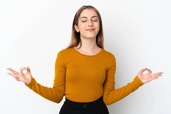 Mujer Joven Caucásica Aislada Sobre Fondo Blanco Pose Zen — Foto de Stock