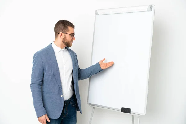 Jonge Knappe Blanke Man Geïsoleerd Witte Achtergrond Geven Van Een — Stockfoto