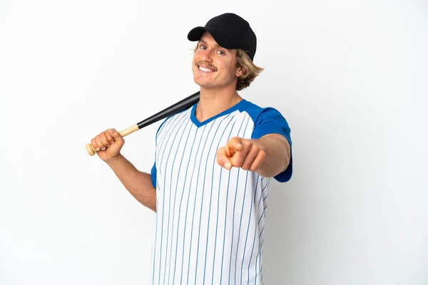 Mladý Blondýnka Muž Hraje Baseball Izolované Bílém Pozadí Ukazuje Dopředu — Stock fotografie