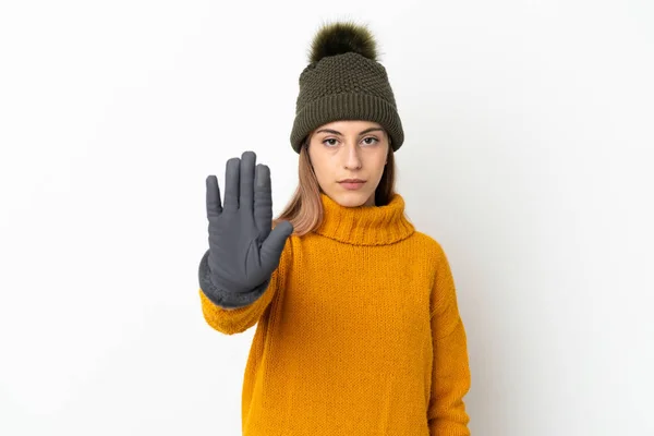 Giovane Ragazza Con Cappello Invernale Isolato Sfondo Bianco Facendo Gesto — Foto Stock