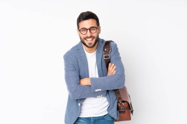 Beyaz arka planda izole edilmiş beyaz iş adamı gülüyor.