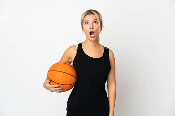 Jovem Mulher Russa Jogando Basquete Isolado Fundo Branco Olhando Para — Fotografia de Stock