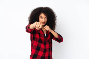 Genç Afro-Amerikalı kadın, münzevi bir geçmişi var.