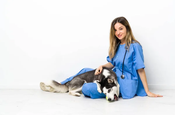 Médico Veterinário Clínica Veterinária Com Cão Husky Siberiano — Fotografia de Stock