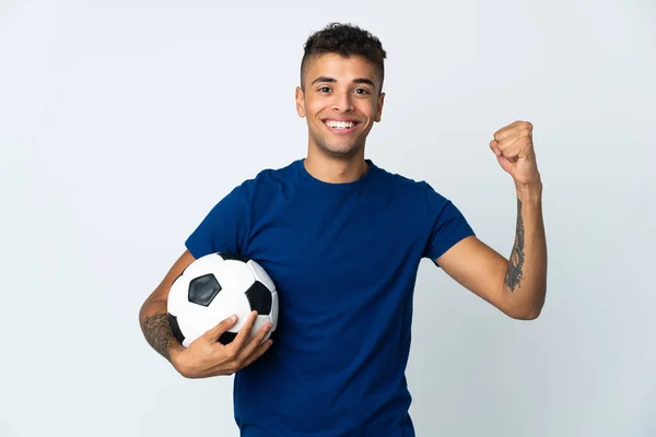 Молодий Бразільський Чоловік Самоті Футбольним Ячем Який Святкує Перемогу — стокове фото