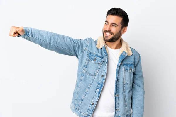 Jovem Homem Bonito Com Barba Isolada Fundo Branco Dando Gesto — Fotografia de Stock