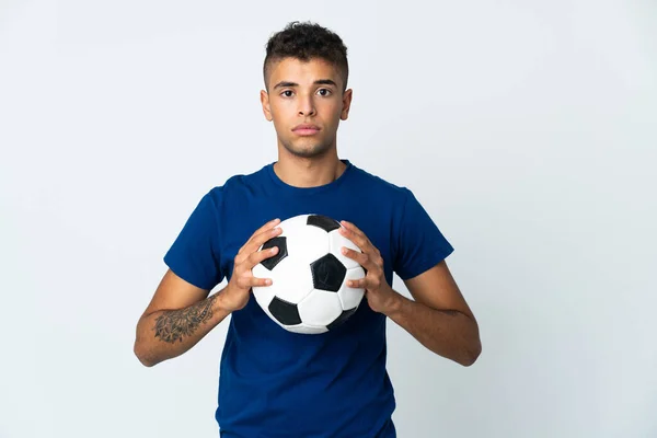 Молодий Бразильський Чоловік Через Ізольоване Минуле Футбольним Ячем — стокове фото