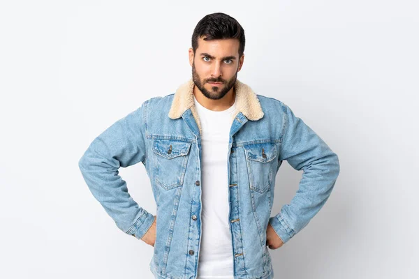 Jeune Homme Beau Avec Barbe Isolé Sur Fond Blanc Colère — Photo