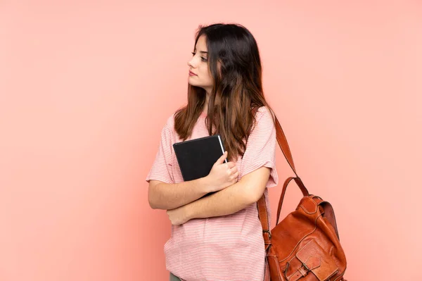 Jovem Estudante Mulher Indo Para Universidade Sobre Fundo Rosa Isolado — Fotografia de Stock