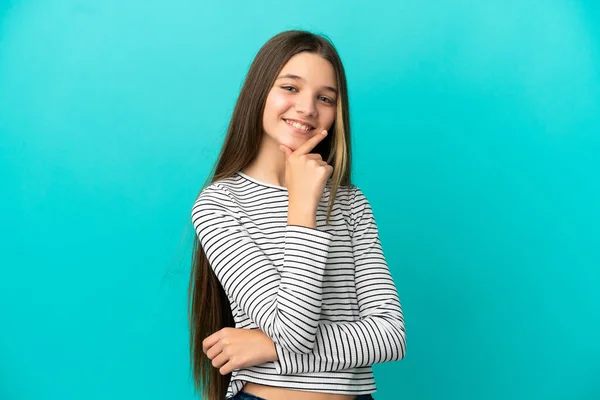 Menina Sobre Isolado Fundo Azul Feliz Sorrindo — Fotografia de Stock