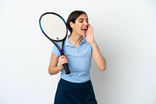 Bello Giovane Tennista Donna Caucasica Isolato Sfondo Bianco Gridando Con — Foto Stock