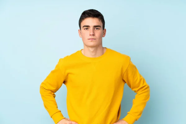 Teenager Caucasian Handsome Man Isolated Purple Background Angry — Stock Photo, Image