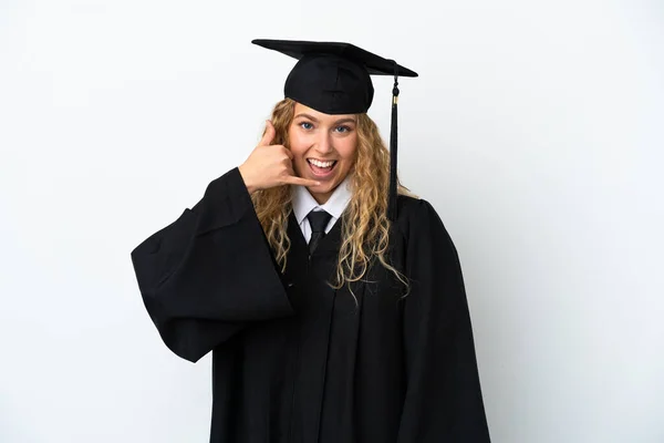 Νεαρός Απόφοιτος Πανεπιστημίου Απομονωμένος Λευκό Φόντο Κάνοντας Τηλεφωνική Χειρονομία Πάρε — Φωτογραφία Αρχείου