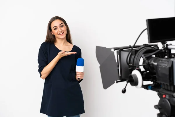 Reporter Woman Holding Microphone Reporting News Isolated White Background Presenting — Stock Photo, Image