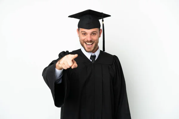 Jovem Universidade Brasileira Graduada Isolada Fundo Branco Surpreso Apontando Frente — Fotografia de Stock