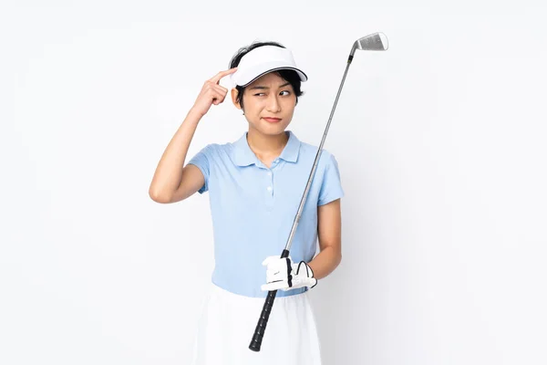Jeune Golfeuse Vietnamienne Femme Sur Mur Blanc Isolé Ayant Des — Photo