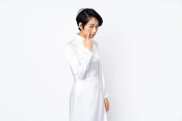 Молодая Вьетнамская Женщина Короткими Волосами Традиционном Платье Изолированном Белом Фоне — стоковое фото