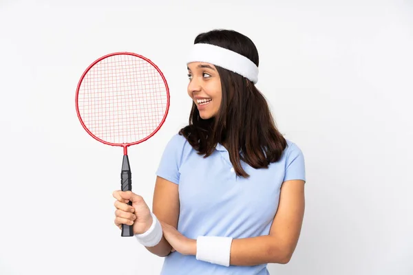 Jeune Joueuse Badminton Femme Sur Fond Blanc Isolé Heureux Souriant — Photo