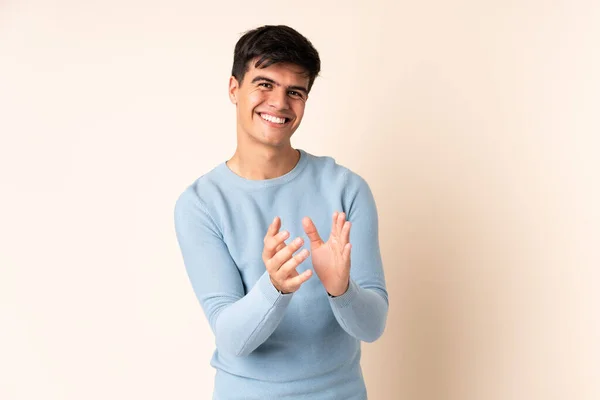 Handsome Man Isolated Beige Background Applauding Presentation Conference — Foto Stock