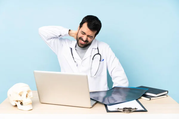 Professionele Traumatoloog Het Werk Met Neckache — Stockfoto