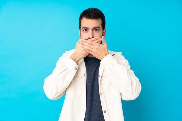 Jovem Homem Bonito Com Jaqueta Veludo Branco Sobre Fundo Azul — Fotografia de Stock