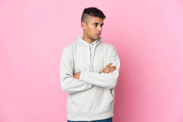 Young Brazilian Man Isolated Pink Background Keeping Arms Crossed — Stock Photo, Image