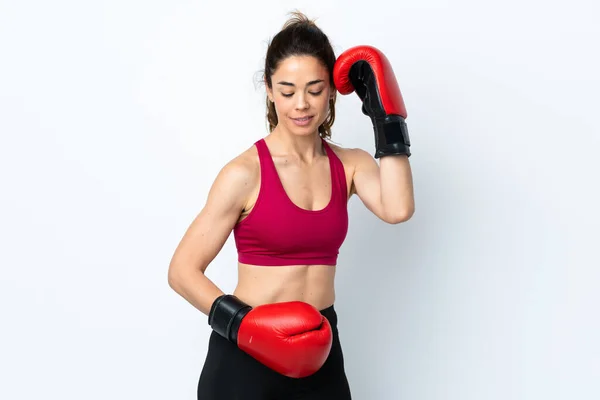 ボクシング手袋で隔離された白い背景の上にスポーツ女性 — ストック写真