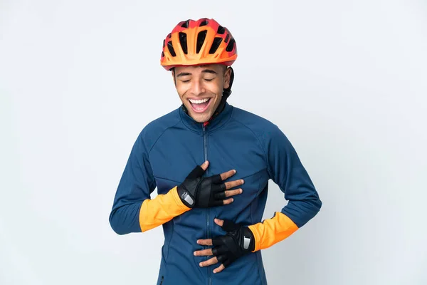 Joven Ciclista Brasileño Aislado Sobre Fondo Blanco Sonriendo Mucho —  Fotos de Stock