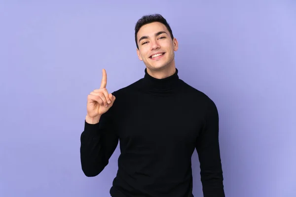 Jovem Caucasiano Bonito Homem Com Camisola Gola Alta Isolado Fundo — Fotografia de Stock