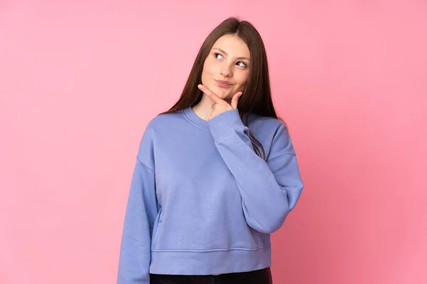 Teenager Caucasian Girl Isolated Pink Background Having Doubts — Stock Photo, Image