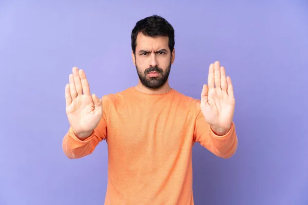 Caucasian Handsome Man Isolated Purple Background Making Stop Gesture Disappointed — ストック写真