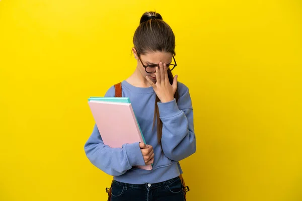 Estudante Criança Mulher Sobre Isolado Fundo Amarelo Com Expressão Cansada — Fotografia de Stock