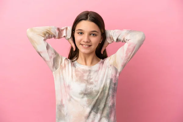 Kleines Mädchen Über Isoliertem Rosa Hintergrund Lacht — Stockfoto