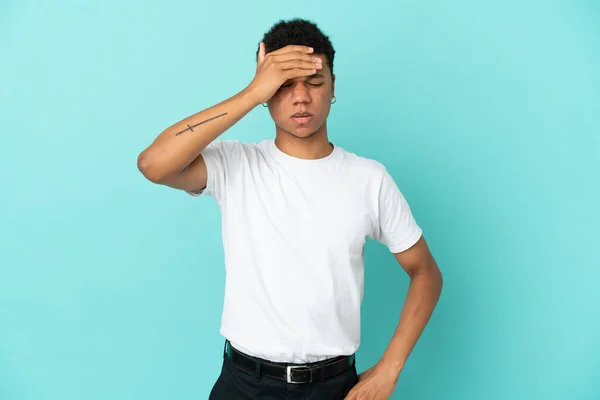 Giovane Uomo Afroamericano Isolato Sfondo Blu Con Mal Testa — Foto Stock