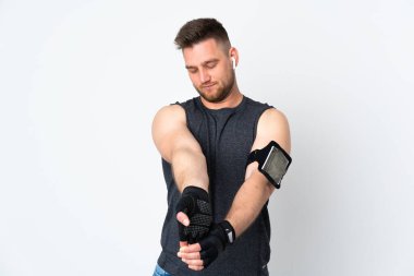 Beyaz arka planda izole edilmiş Rus sporcu kolu geriyor.