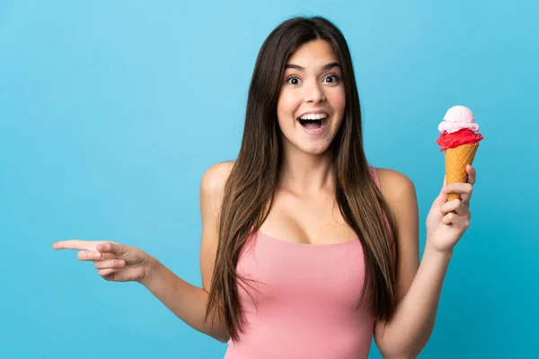 Teenager Brazilian Girl Holding Cornet Ice Cream Isolated Blue Background — Stockfoto