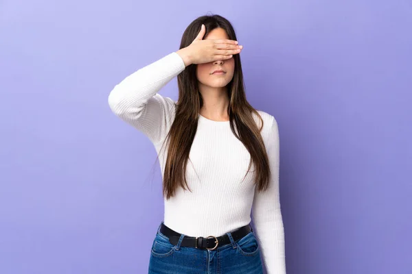 Teenager Brazilian Girl Isolated Purple Background Covering Eyes Hands Want — Zdjęcie stockowe