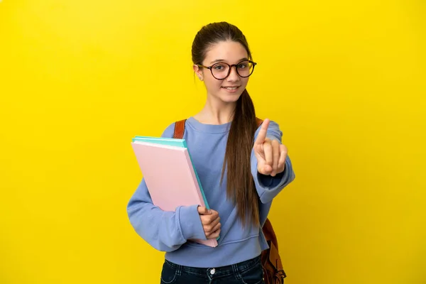 Studentin Kind Frau Über Isolierten Gelben Hintergrund Zeigt Und Hebt — Stockfoto