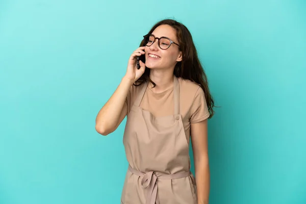 Číšník Restaurace Vede Rozhovor Mobilním Telefonem — Stock fotografie