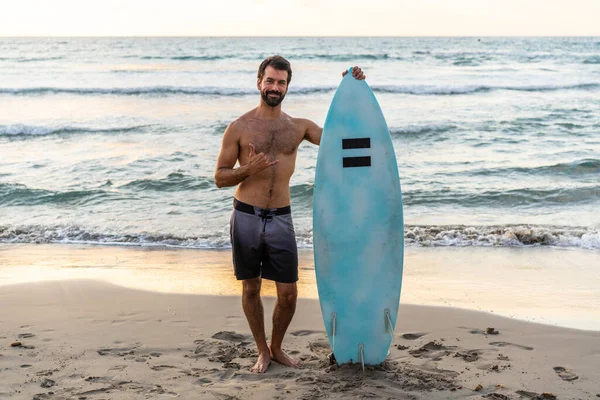 Jeune Homme Caucasien Lever Tôt Pour Faire Surf Lever Soleil — Photo