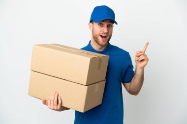 Teslimatçı beyaz arka plan üzerinde bir parmak kaldırarak çözümü gerçekleştirmek niyetinde