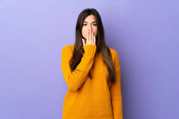 Teenager Brasilianisches Mädchen Über Isolierten Lila Hintergrund Der Mund Mit — Stockfoto