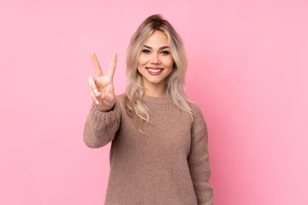 Teenager Blonde Girl Wearing Sweater Isolated Pink Background Smiling Showing — Stock fotografie
