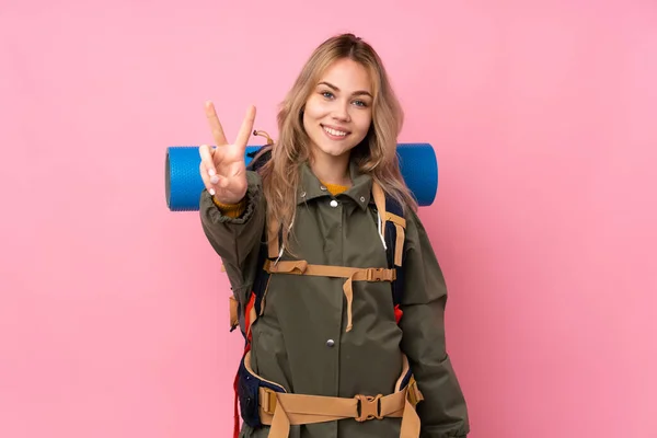 Adolescente Rusa Montañista Chica Con Una Gran Mochila Aislada Sobre —  Fotos de Stock