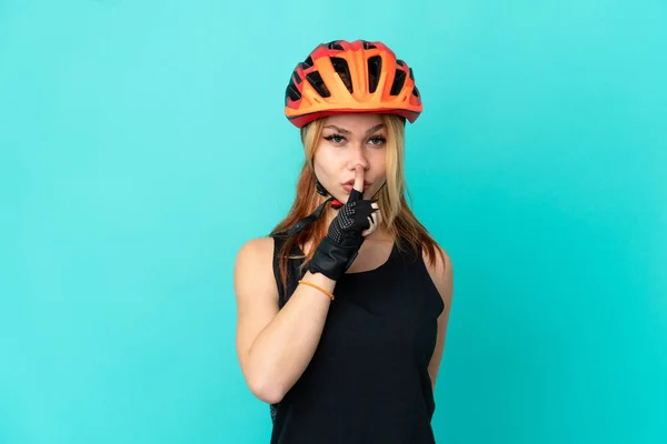 Giovane Ciclista Ragazza Isolato Sfondo Blu Mostrando Segno Silenzio Gesto — Foto Stock