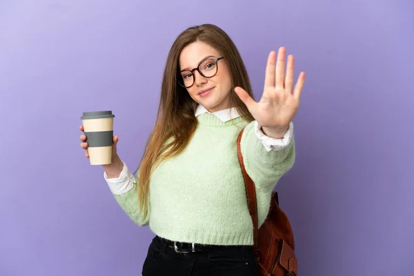 Adolescente Estudante Menina Sobre Isolado Roxo Fundo Contando Cinco Com — Fotografia de Stock