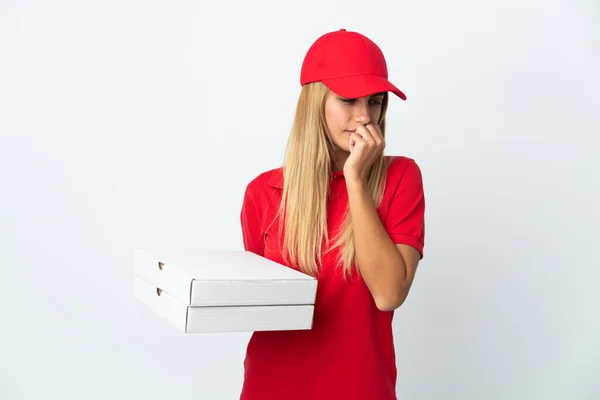 Mulher Entrega Pizza Segurando Uma Pizza Isolada Fundo Branco Com — Fotografia de Stock
