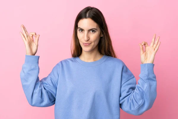 Young Caucasian Woman Isolated Pink Background Zen Pose — Stock Photo, Image